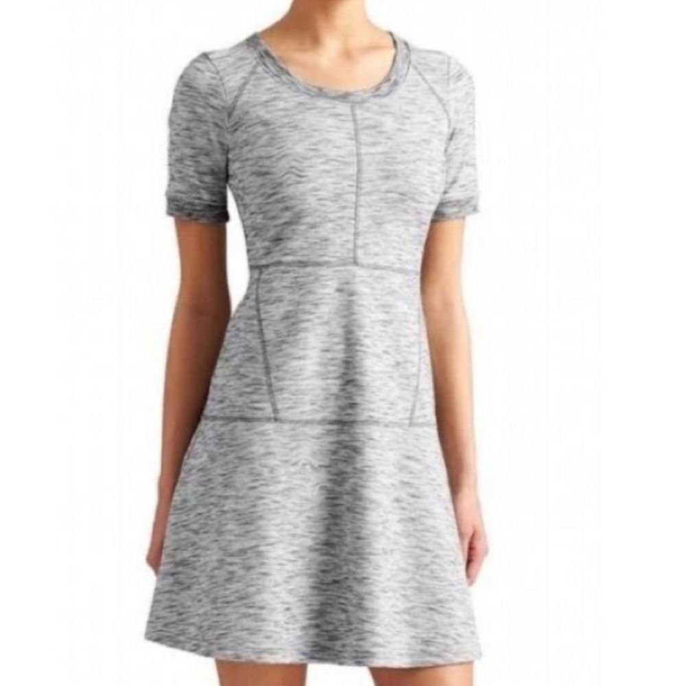 Athleta Textured En Route Marled Heather Grey Short Sleeve Active Dress Small